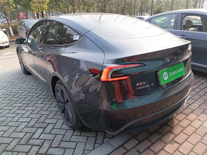 Фото 5 - Tesla Model 3
