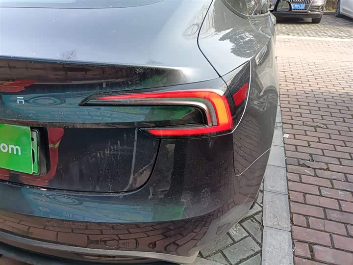 Фото 8 - Tesla Model 3