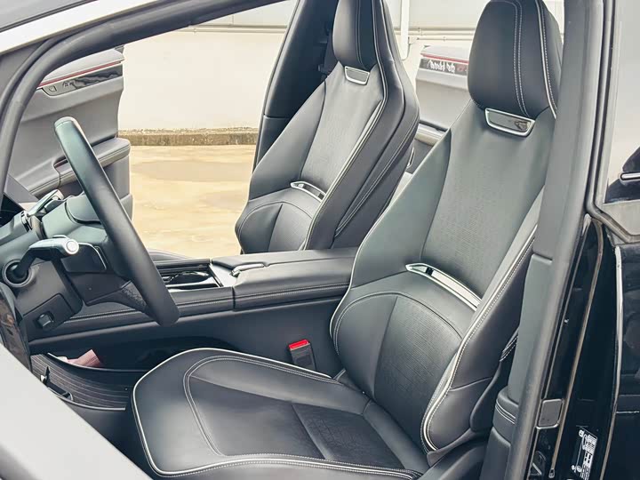 Фото 4 - HiPhi X