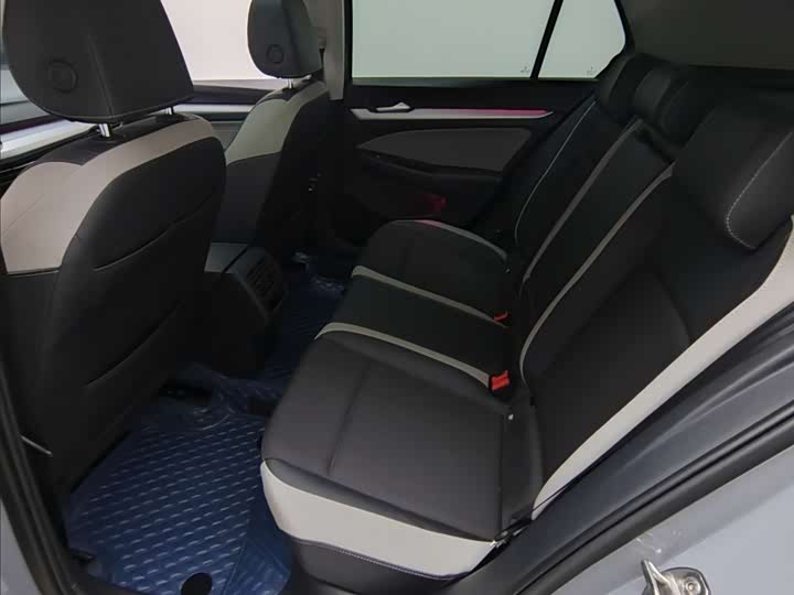 Фото 6 - Volkswagen Golf