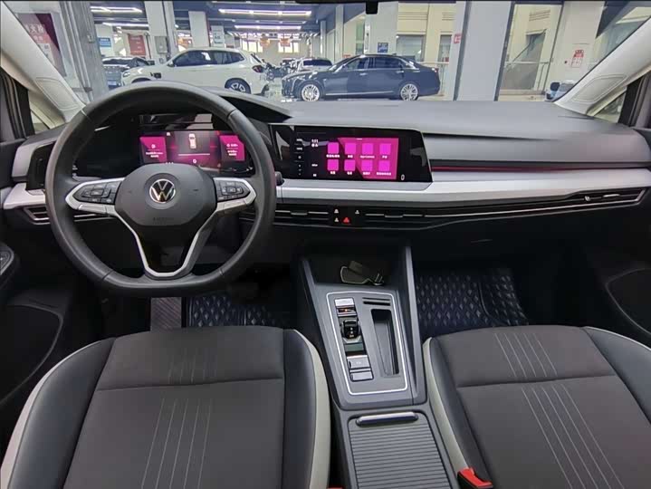 Фото 7 - Volkswagen Golf