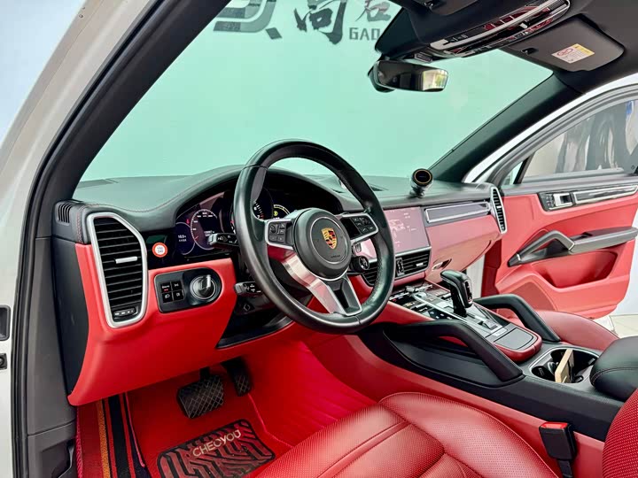 Фото 8 - Porsche Cayenne