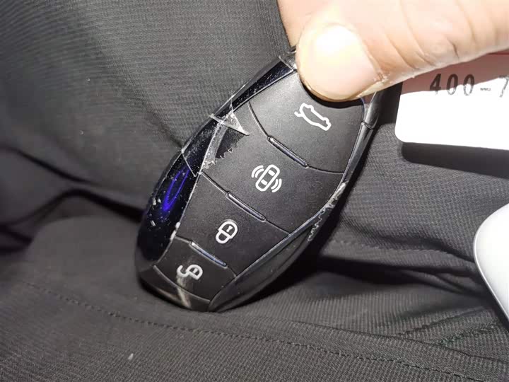 Фото 9 - Hongqi HS7 Hybrid