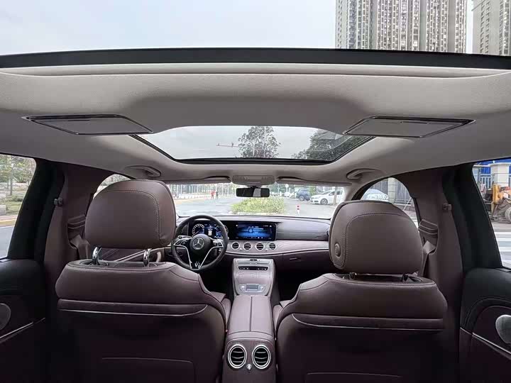 Фото 5 - Mercedes-Benz E-Class