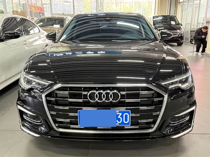 Фото 1 - Audi A6L