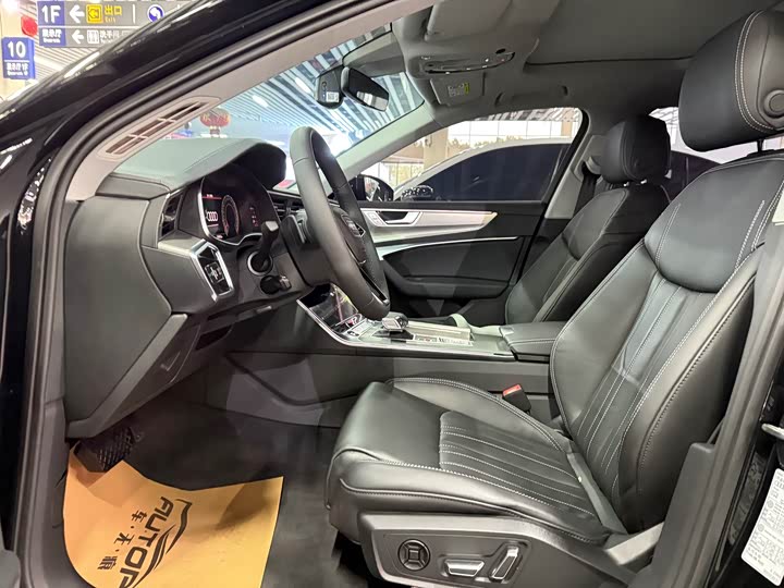 Фото 7 - Audi A6L