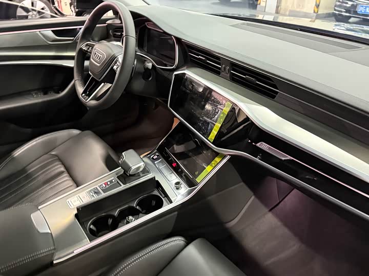 Фото 9 - Audi A6L