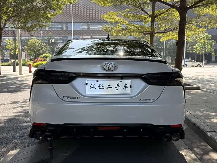 Фото 6 - Toyota Camry