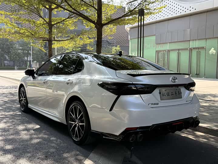 Фото 7 - Toyota Camry