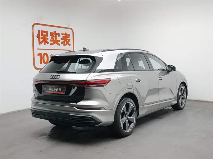 Фото 2 - Audi Q5 e-tron