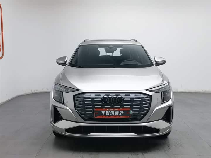 Фото 3 - Audi Q5 e-tron