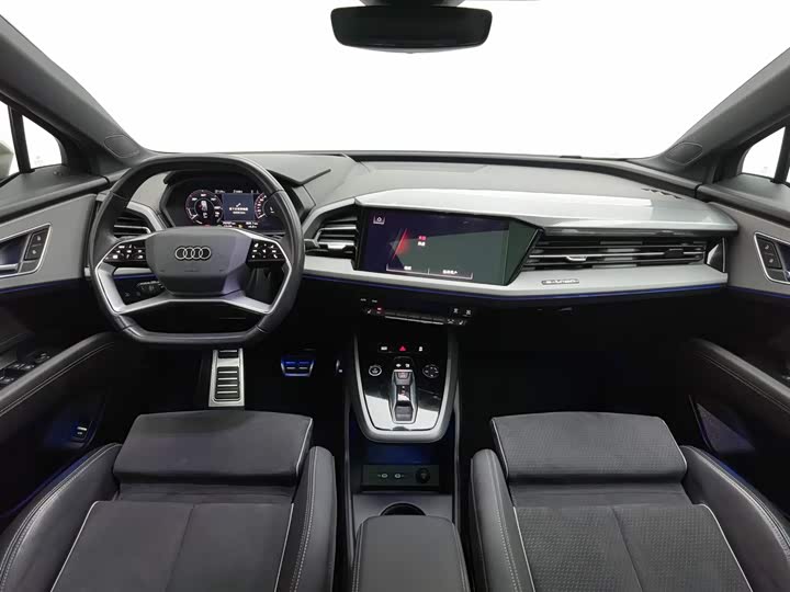 Фото 5 - Audi Q5 e-tron