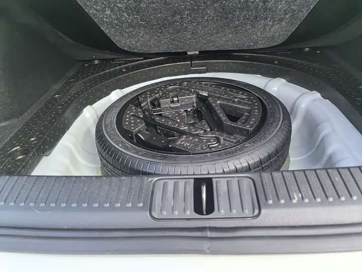 Фото 8 - MG Motor 5