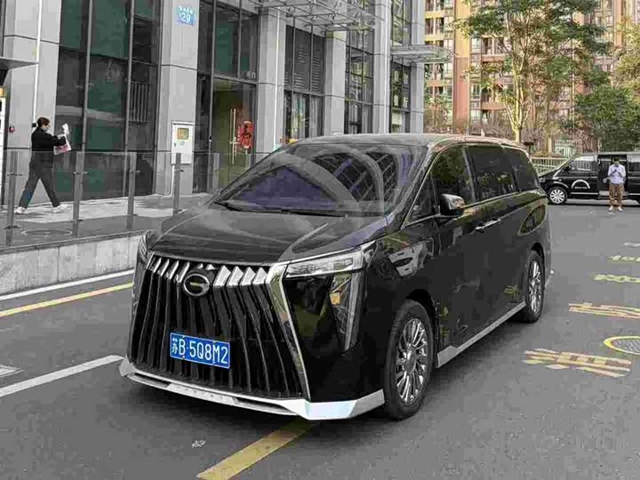 Фото 1 - GAC Trumpchi M8