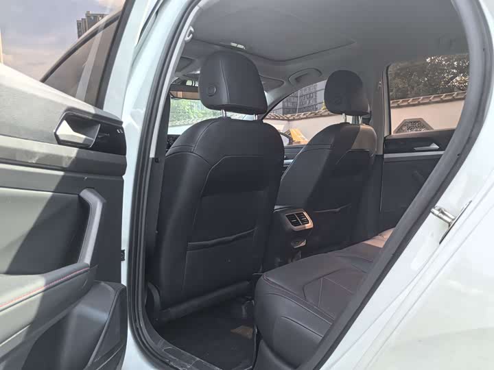 Фото 5 - Volkswagen Lavida