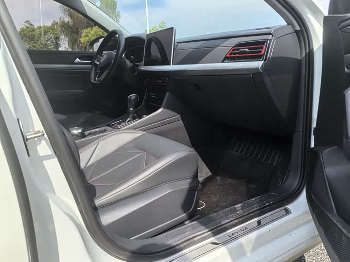 Фото 6 - Volkswagen Lavida