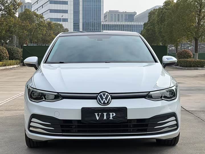 Фото 2 - Volkswagen Golf