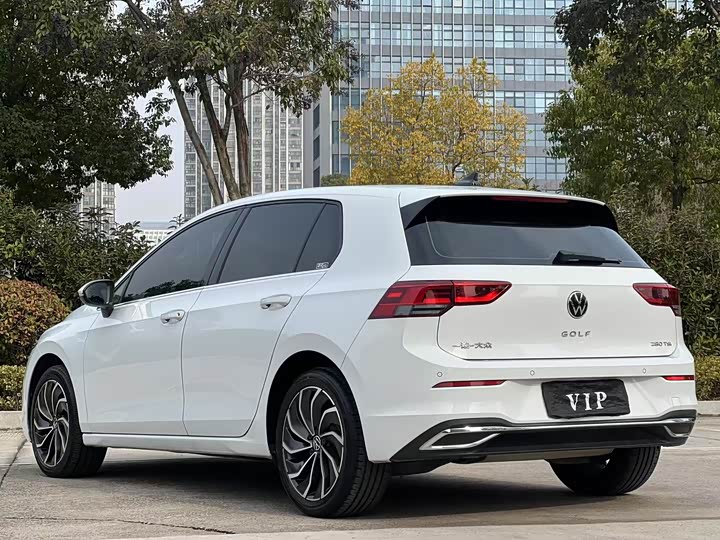 Фото 9 - Volkswagen Golf