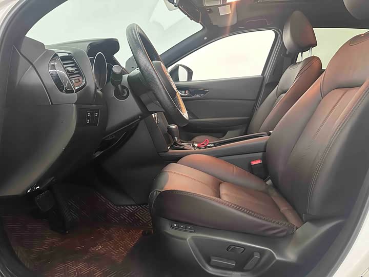 Фото 8 - Mazda CX-4