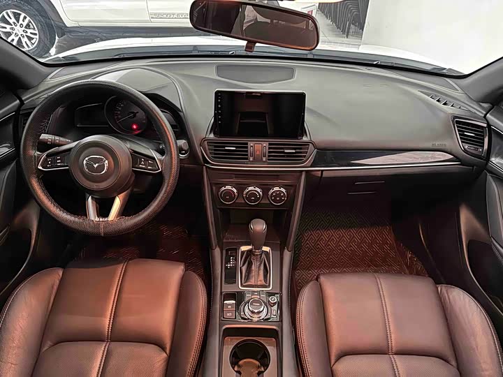 Фото 9 - Mazda CX-4