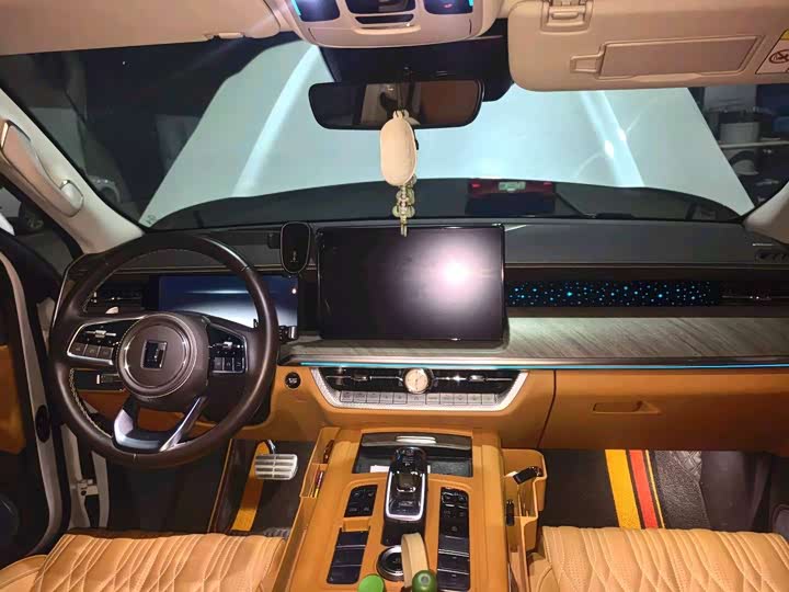 Фото 8 - Tank 500 Hybrid