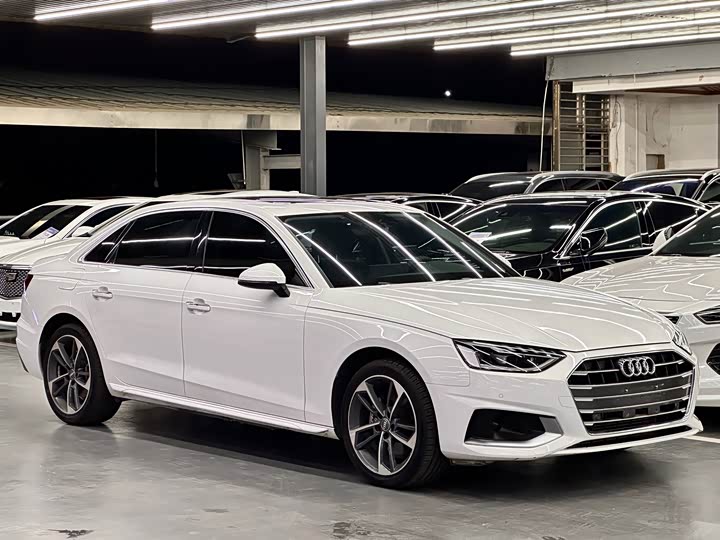 Фото 3 - Audi A4L