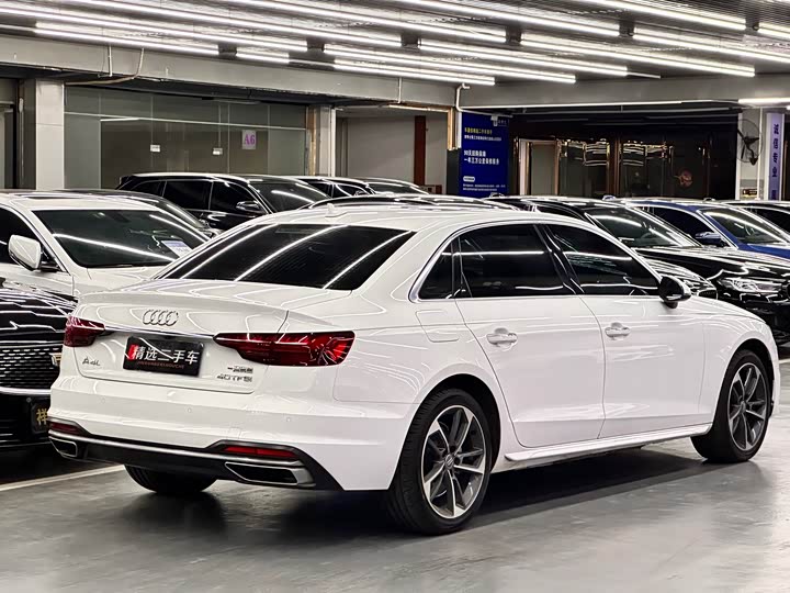 Фото 7 - Audi A4L