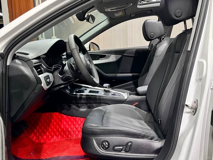 Фото 9 - Audi A4L