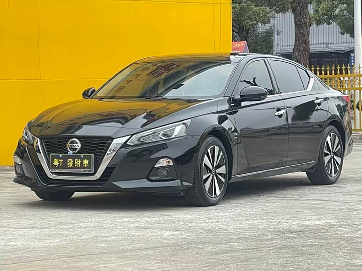 Фото 1 - Nissan Teana