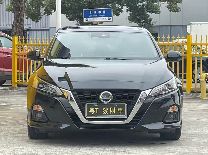 Фото 2 - Nissan Teana