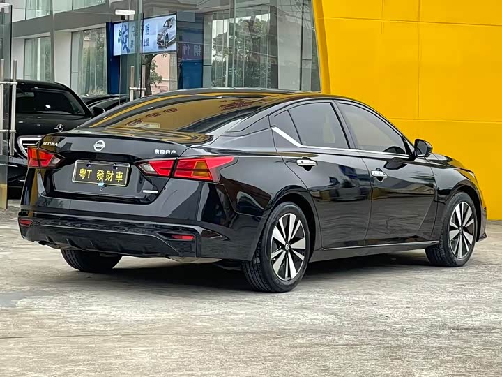 Фото 8 - Nissan Teana