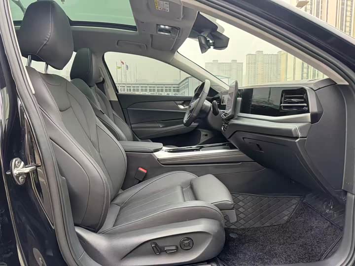 Фото 8 - Volkswagen Passat