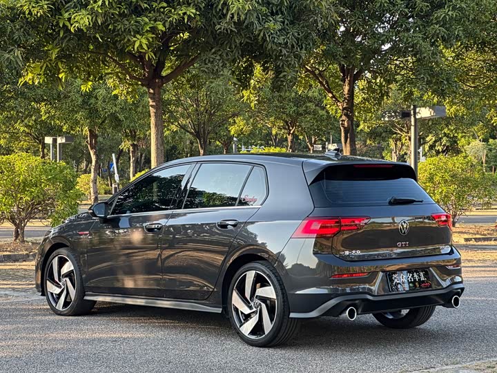 Фото 5 - Volkswagen Golf GTI