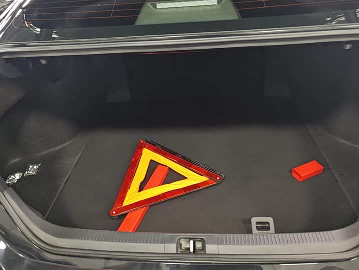 Фото 4 - Toyota Camry