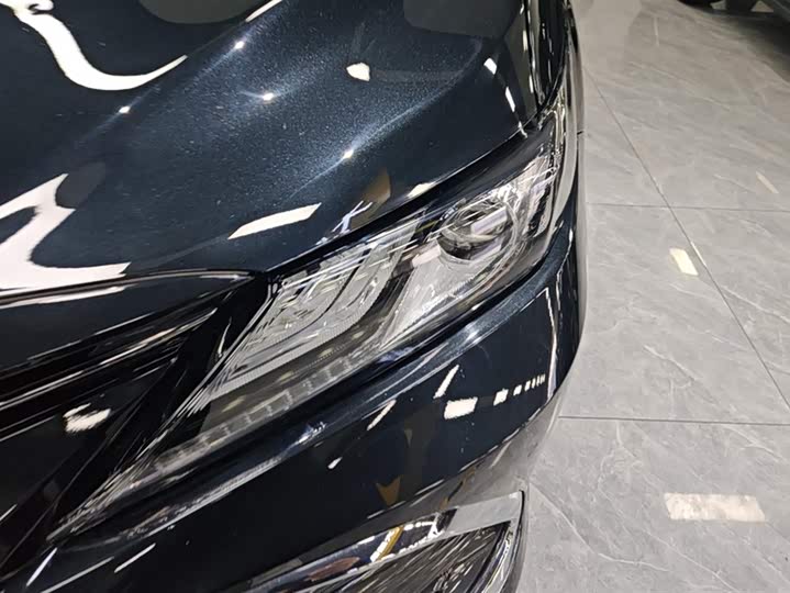 Фото 5 - Toyota Camry