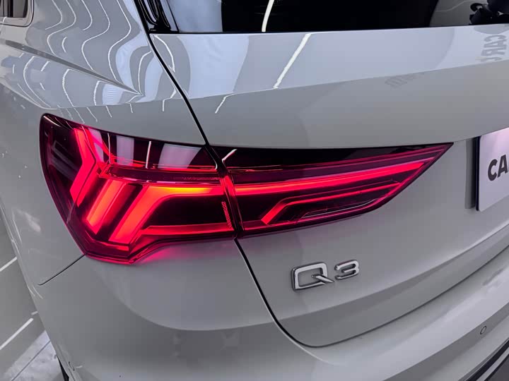 Фото 5 - Audi Q3