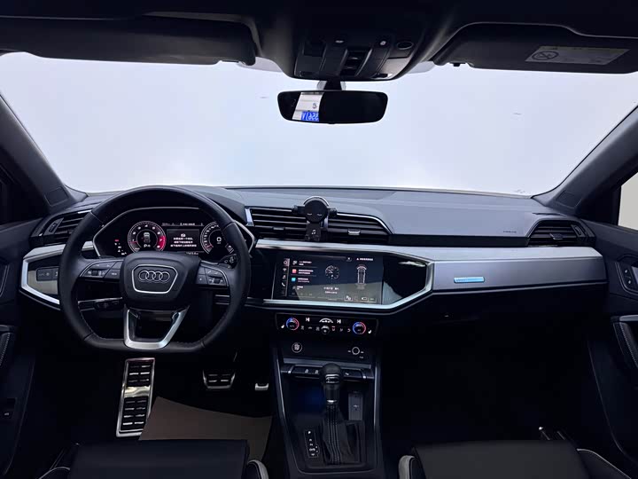 Фото 7 - Audi Q3