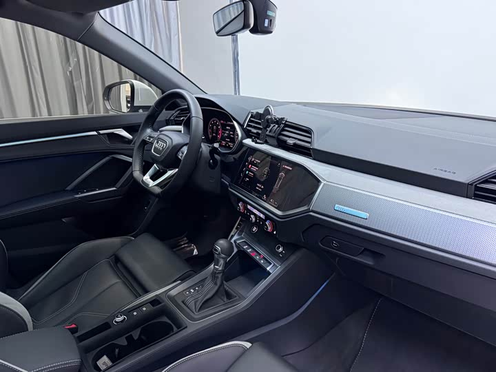 Фото 9 - Audi Q3