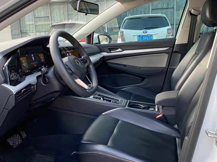 Фото 4 - Volkswagen Golf