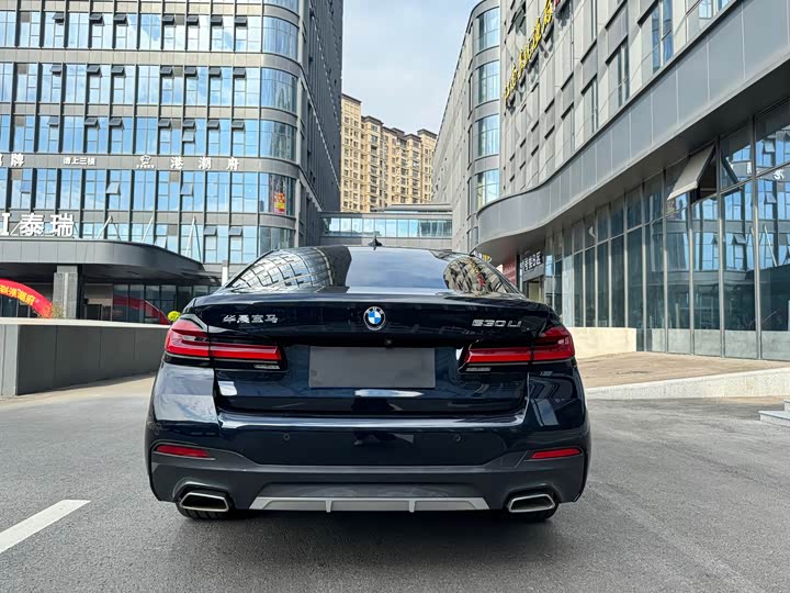 Фото 6 - BMW 5 Series