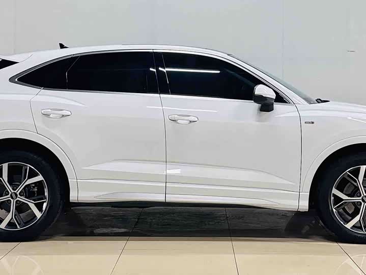 Фото 4 - Audi Q3 Sportback