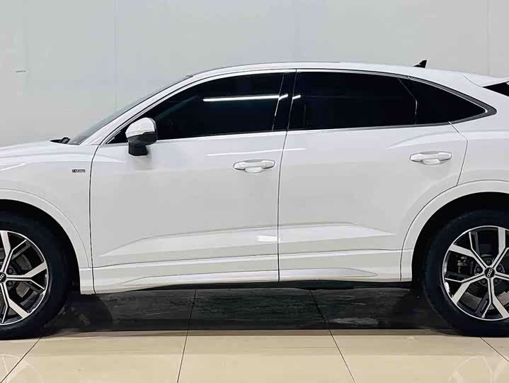 Фото 5 - Audi Q3 Sportback