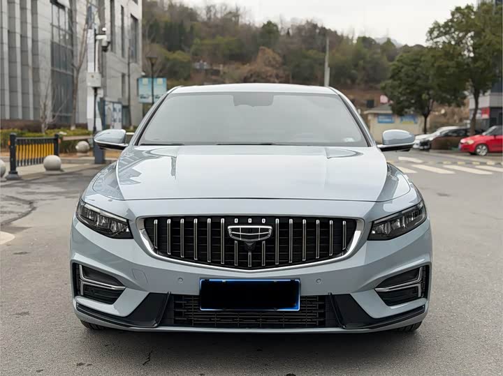 Фото 2 - Geely Preface