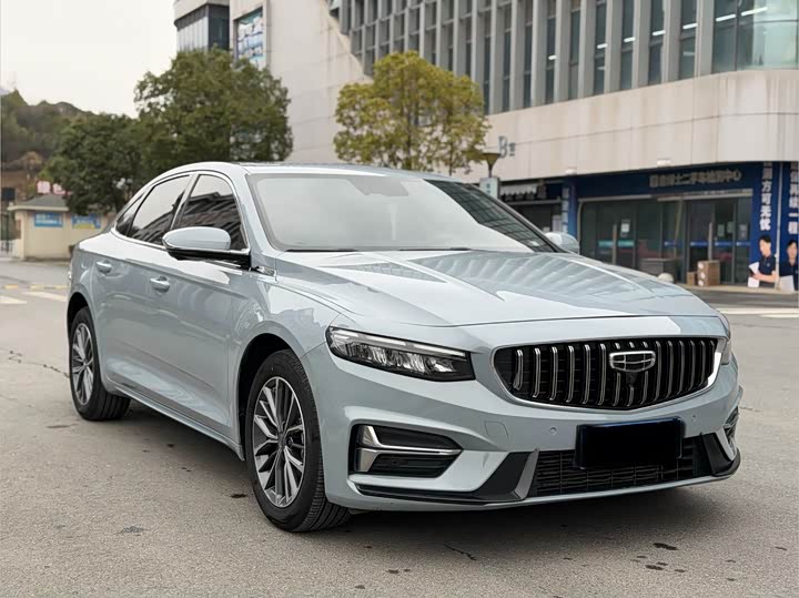 Фото 3 - Geely Preface