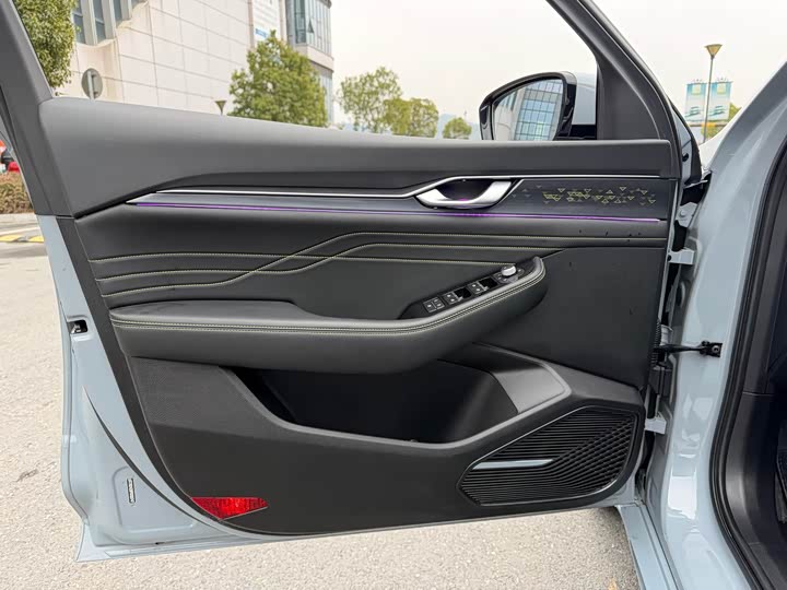 Фото 5 - Geely Preface