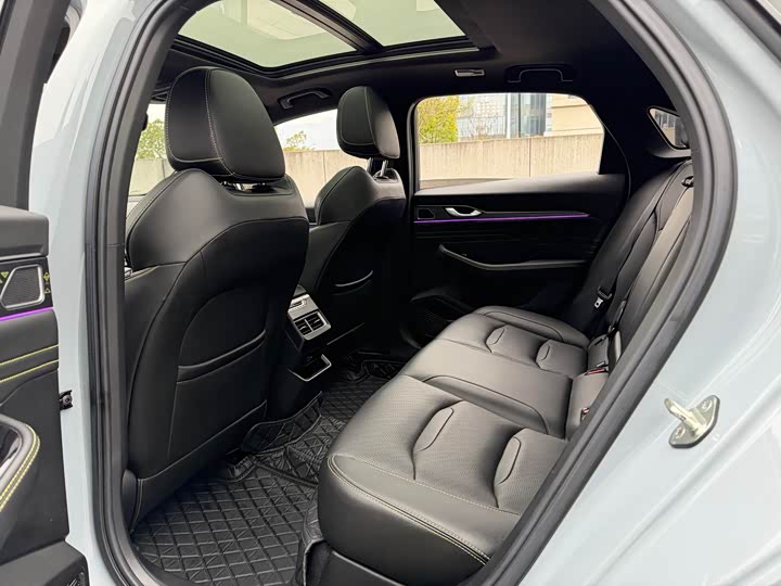 Фото 8 - Geely Preface