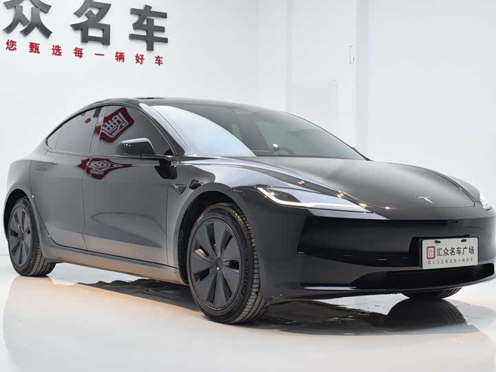 Фото 3 - Tesla Model 3