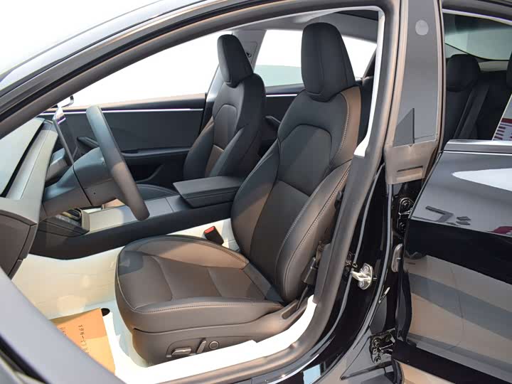 Фото 8 - Tesla Model 3