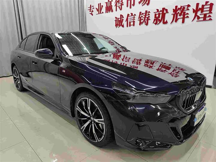 Фото 3 - BMW 5 Series