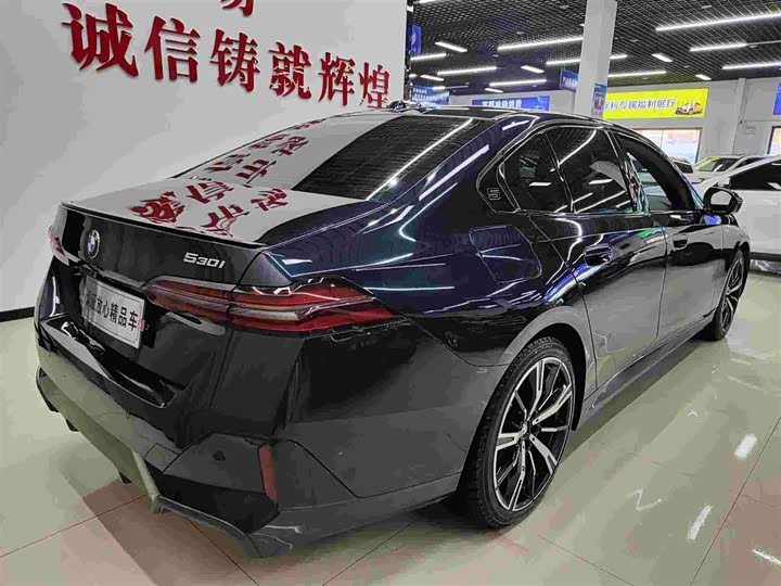 Фото 4 - BMW 5 Series